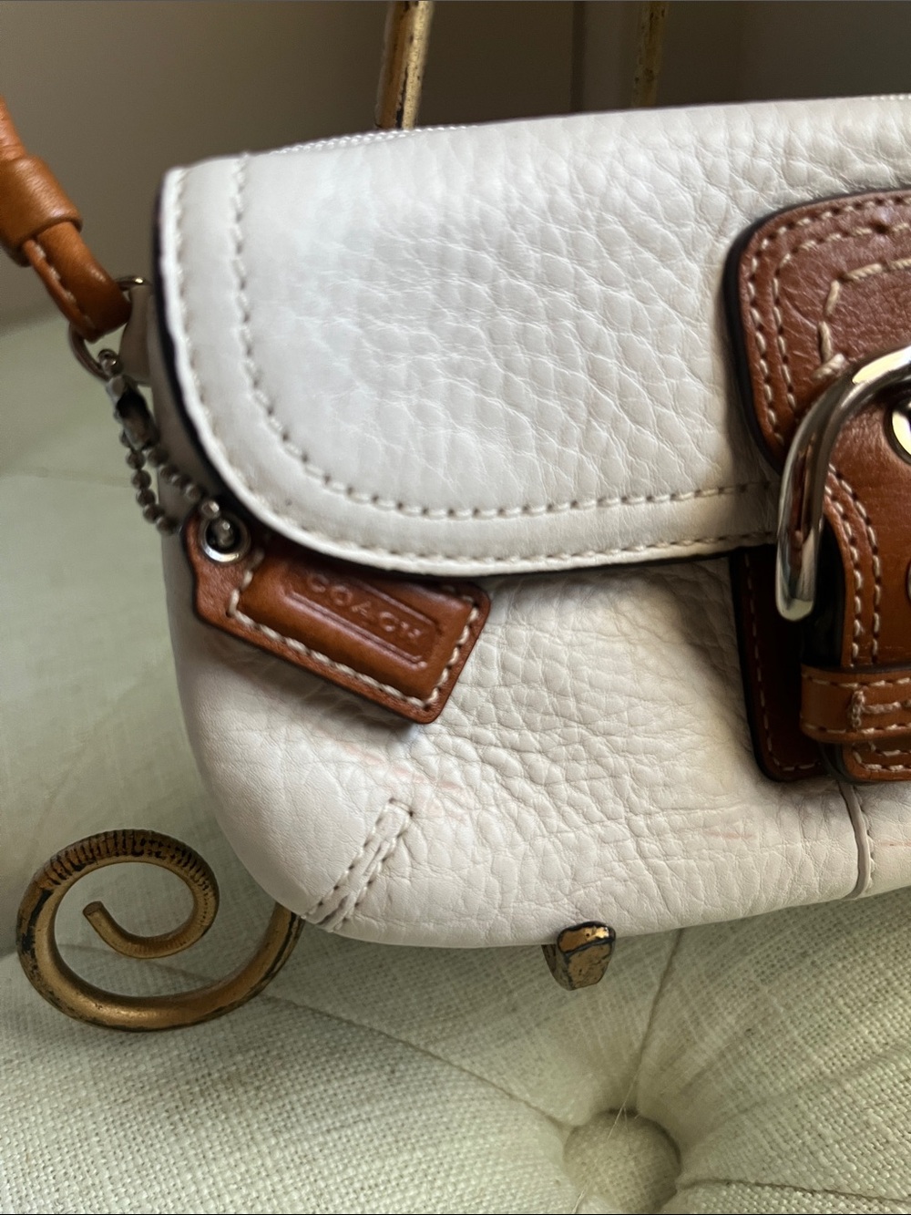 Coach Hampton White/Cream Pepple Leather Soho Flap Mini Bag Wristlet Pouch Y2K - Picture 2 of 15